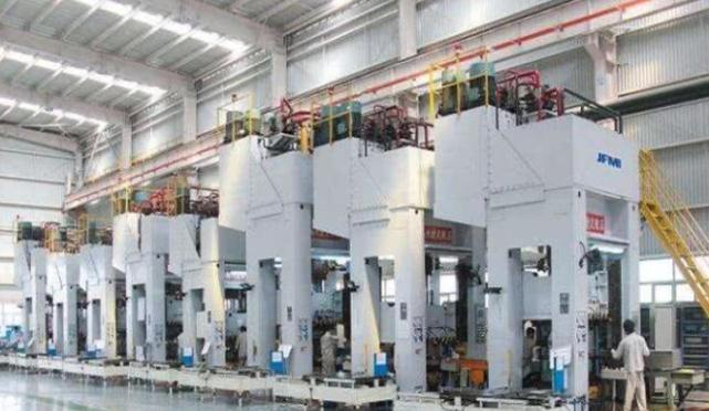 安博体育官方锋利！华夏造出8万吨庞大锻压机造价达15亿机能天下第一！